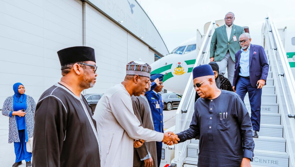 Nigeria’s Vice President Arrives in London to Accompany Buhari’s Remains Home
